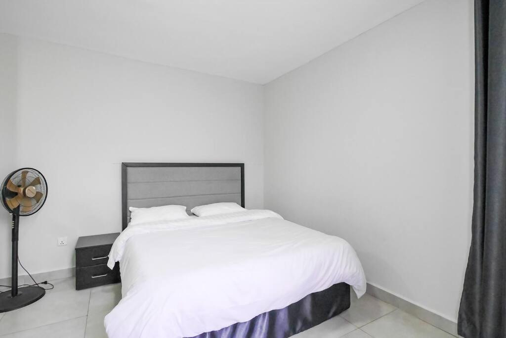 Ultra Modern Apartment In Nyarutarama Kigali Exteriör bild